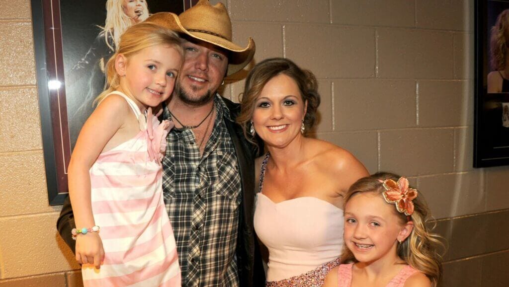 Jason Aldean’s daughters appear to have a strong relationship with their stepmother