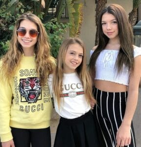 Coco-Quinn-With-her-Sisters
