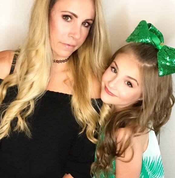 Piper-Rockelle-with-her-mother