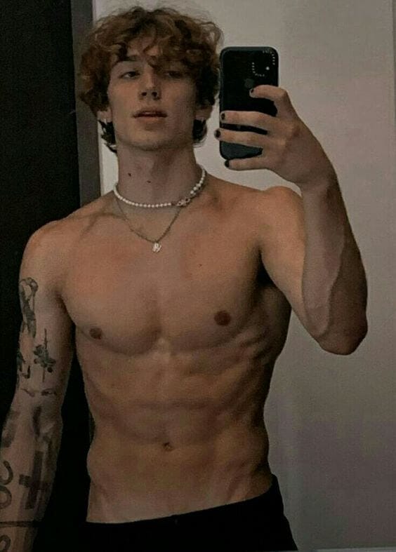 Vinnie Hacker Net Worth, Age, Girlfriend, Family, Biography & More