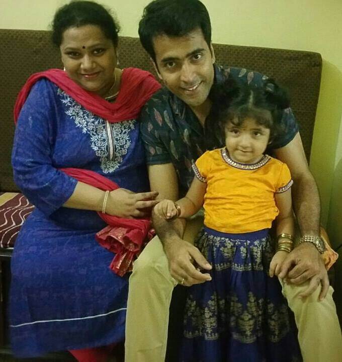 abir_chatterjee_wife_and_daughter